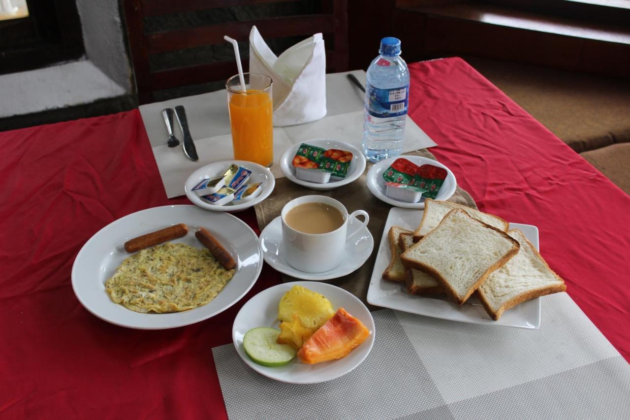 Silver Falls - Hotel Nuwara Eliya